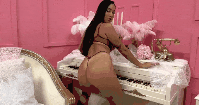 GIF of Karlee Grey